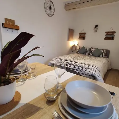 Apt moderne et cosy, 1,7 km des plages, idéalement placé. Appartement Fréjus