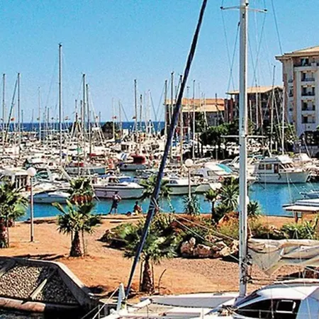 Appartement Apt moderne et cosy, 1,7 km des plages, idéalement placé. Fréjus