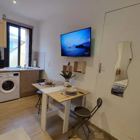 Appartement Apt moderne et cosy, 1,7 km des plages, idéalement placé. Fréjus